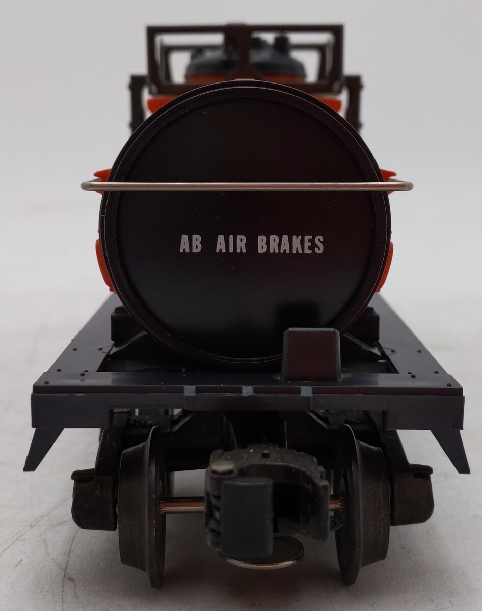 Lionel 6-19600 O Gauge Milwaukee Road Single Dome Tank Car #19600 EX/Box