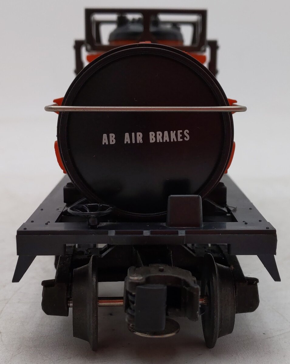 Lionel 6-19600 O Gauge Milwaukee Road Single Dome Tank Car #19600 EX/Box