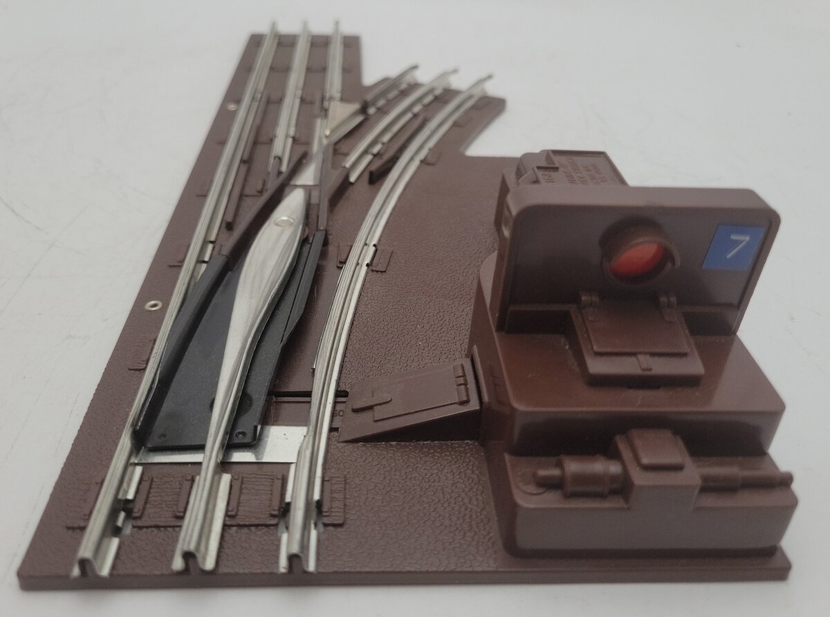 Lionel 6-65168 O27 42" Right Hand Remote Control Switch Turnout EX/Box