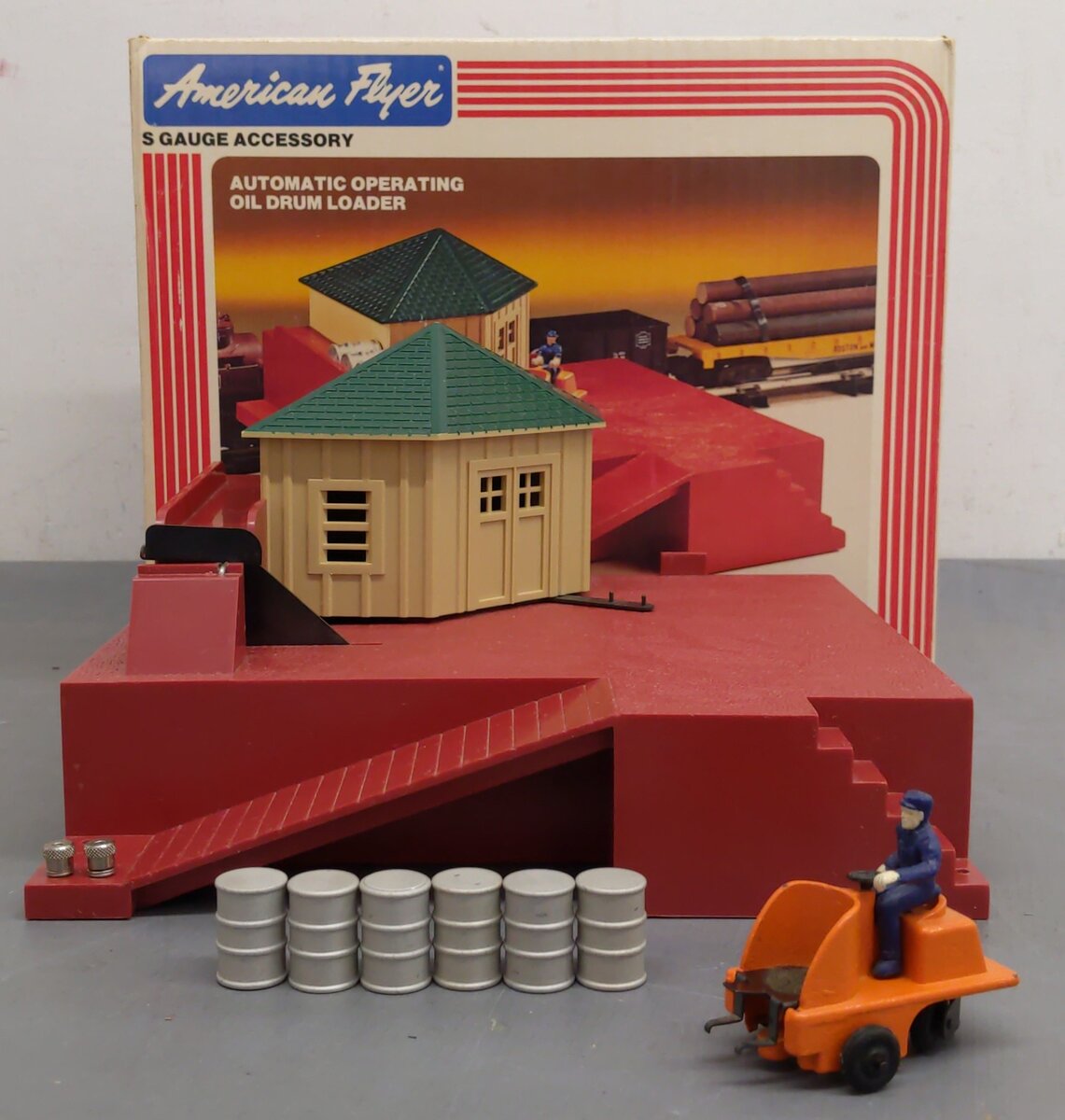 American Flyer 4-2300 S Scale Operating Oil Drum Loader EX/Box