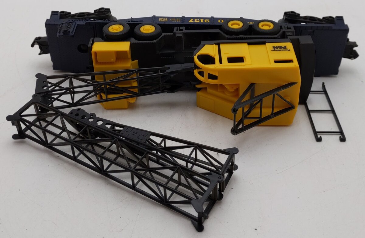 Lionel 6-9157 O Gauge Chesapeake & Ohio Flatcar with Construction Crane Kit VG/Box