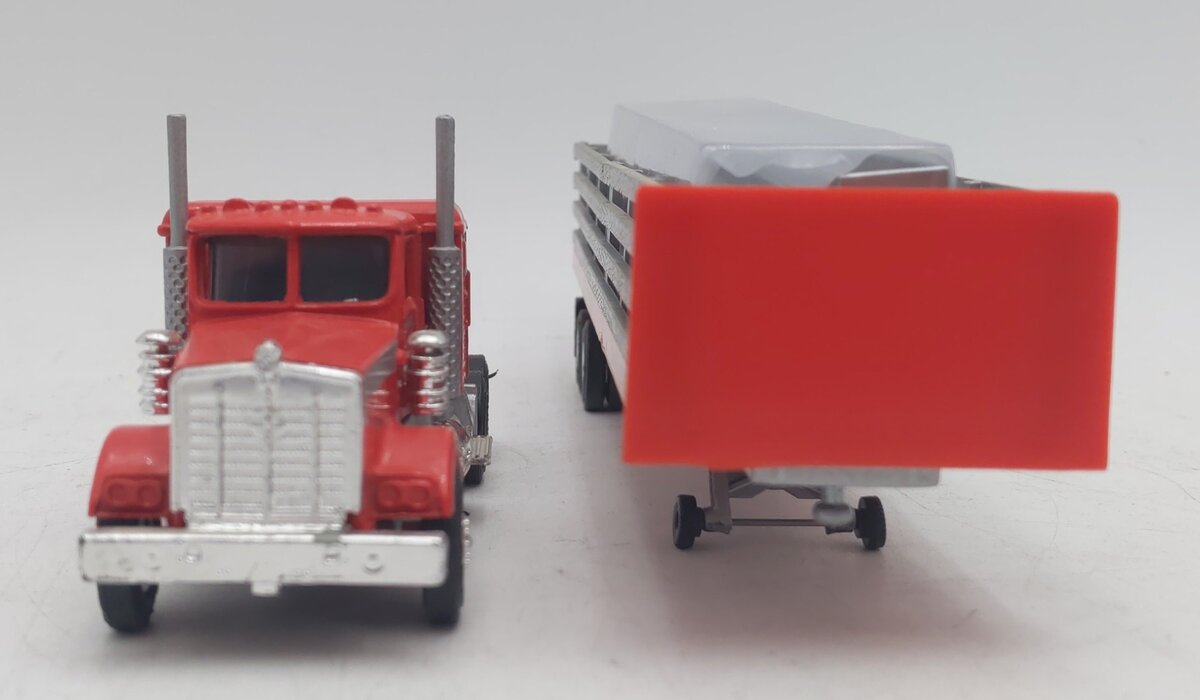 Lionel 6-12786 O Gauge 1:48 Red Lionelville Steel Tractor Trailer VG/Box