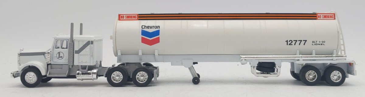 Lionel 6-12777 O Gauge Chevron Tractor and Tanker LN/Box