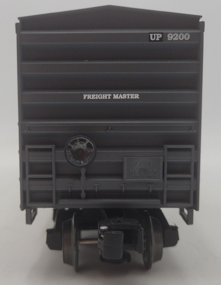 Lionel 6-17232 O Gauge SP/UP Merger Double Door Boxcar #9200 w/Auto Frames EX/Box