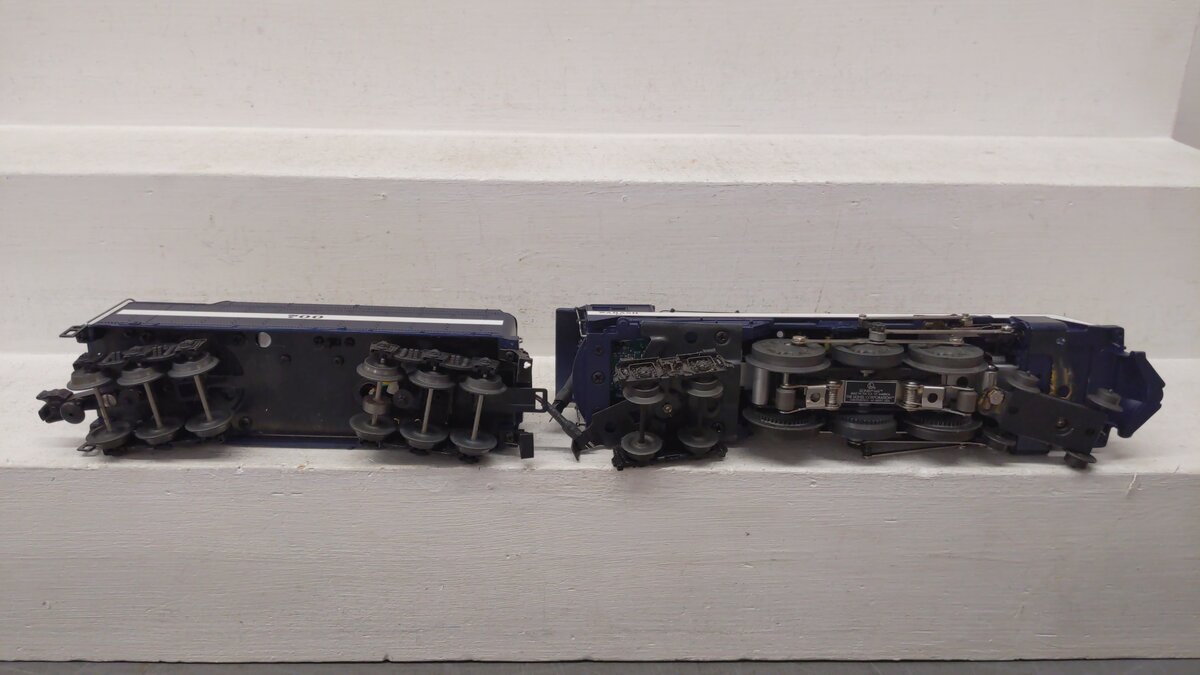 Lionel 6-18046 O Gauge Wabash Hudson 4-6-4 Steam Locomotive & Tender #700 VG/Box