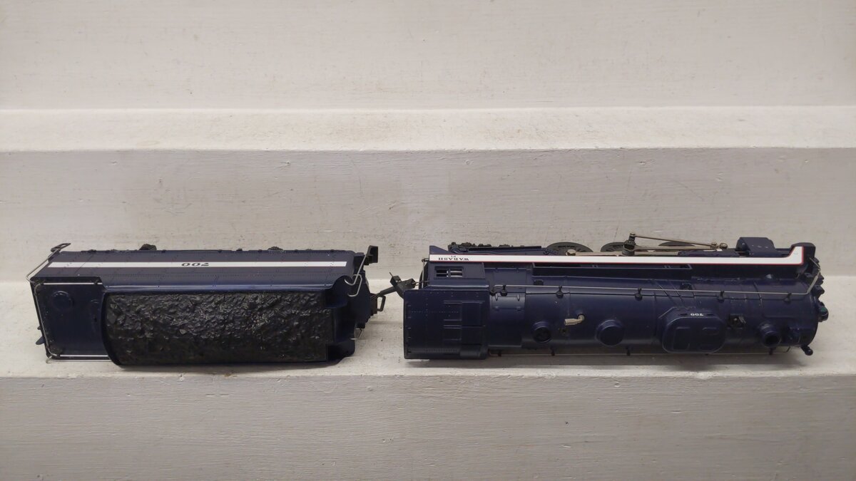 Lionel 6-18046 O Gauge Wabash Hudson 4-6-4 Steam Locomotive & Tender #700 VG/Box