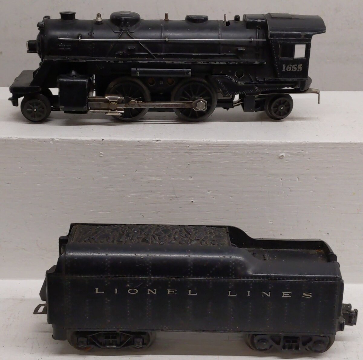 Lionel 1655 Vintage O Lionel Lines 2-4-2 Steam Locomotive with 1130T Tender VG