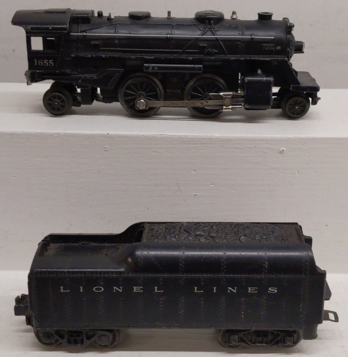 Lionel 1655 Vintage O Lionel Lines 2-4-2 Steam Locomotive with 1130T Tender VG