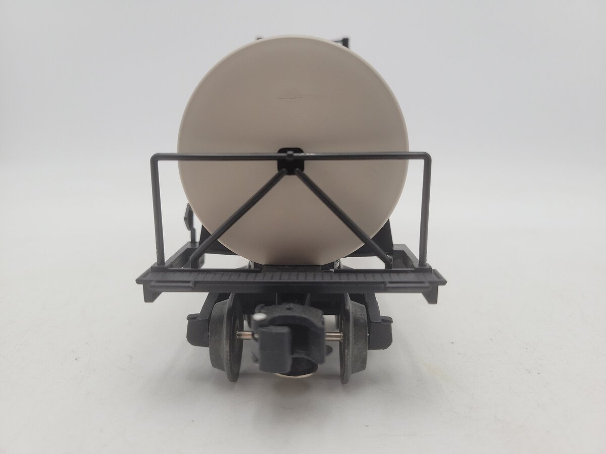 Lionel 6-17901 O Gauge Chevron Uni-body Tank Car EX