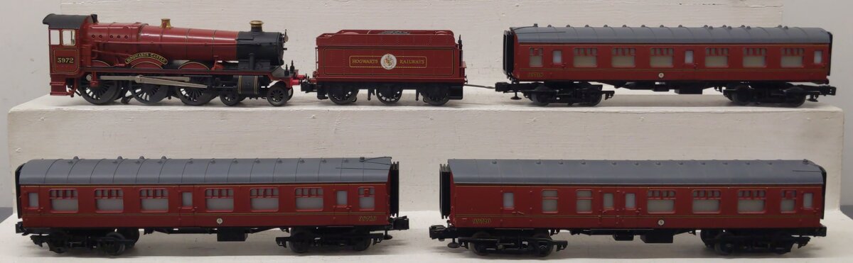 Lionel 7-11020 O Gauge Harry Potter Hogwarts Express Steam Train Set EX/Box