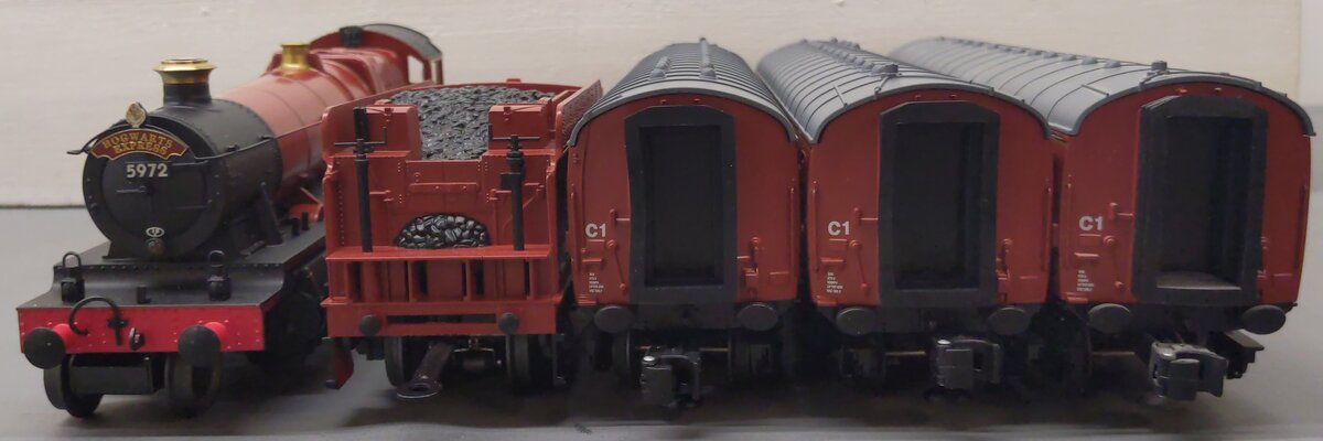Lionel 7-11020 O Gauge Harry Potter Hogwarts Express Steam Train Set EX/Box