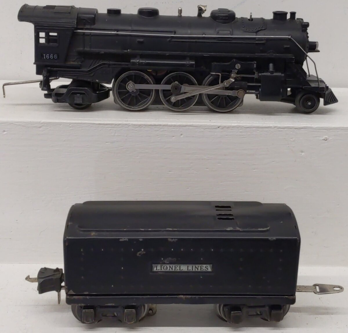 Lionel 1666 Vintage O 2-6-2 Diecast Steam Locomotive & Tender #2689W VG