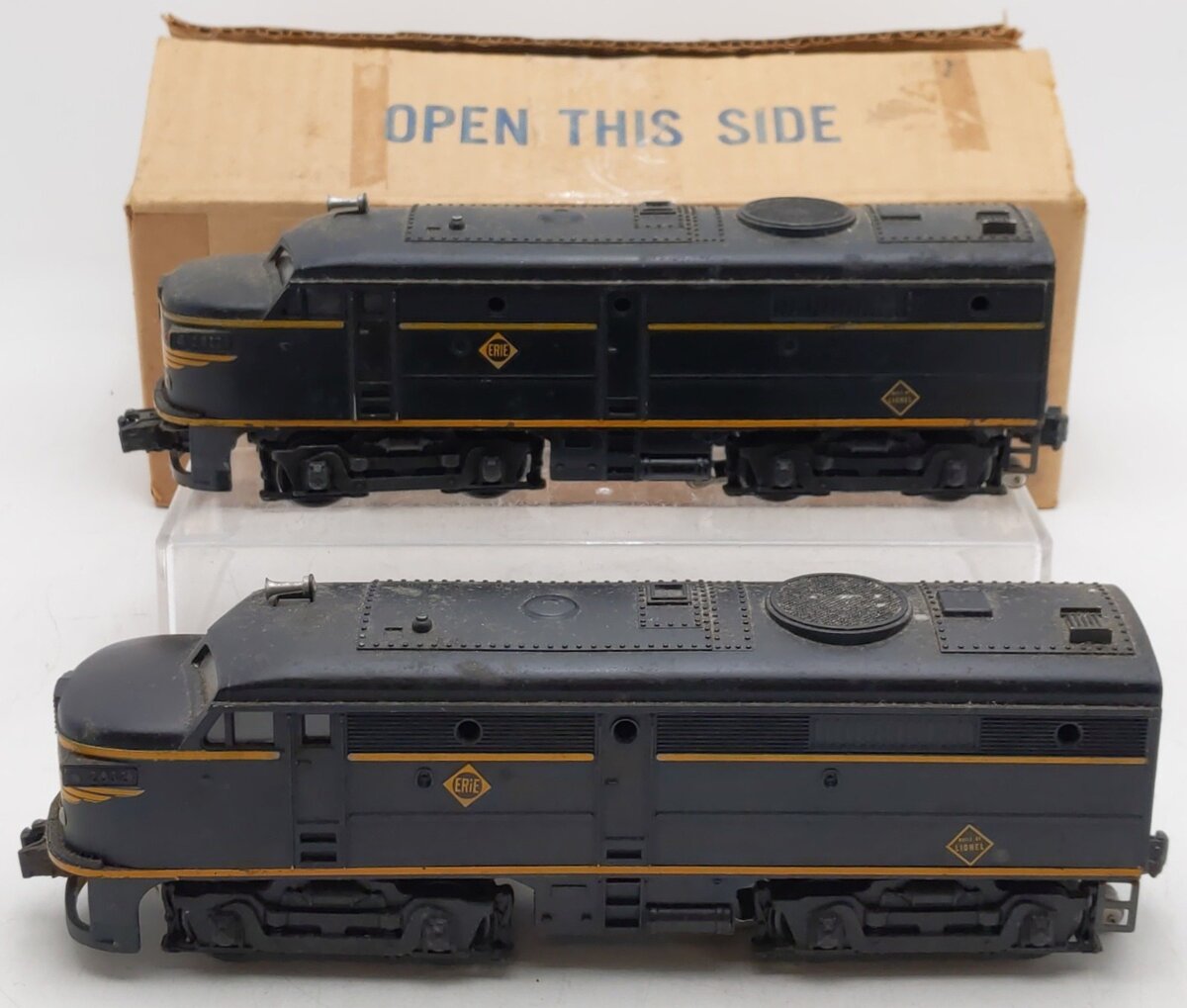 Lionel 2032 Vintage O Erie Alco AA Diesel Locomotive Set VG/Box