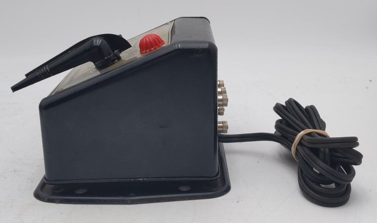Lionel RW Vintage O 110 Watt Transformer w/Whistle VG/Box
