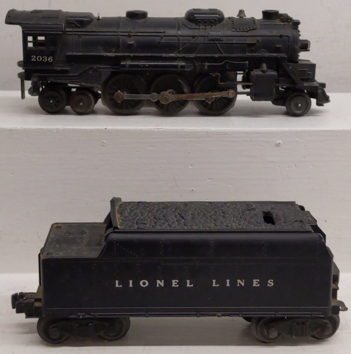 Lionel 2036 Vintage O 2-6-4 Steam Locomotive and 6466T Tender VG