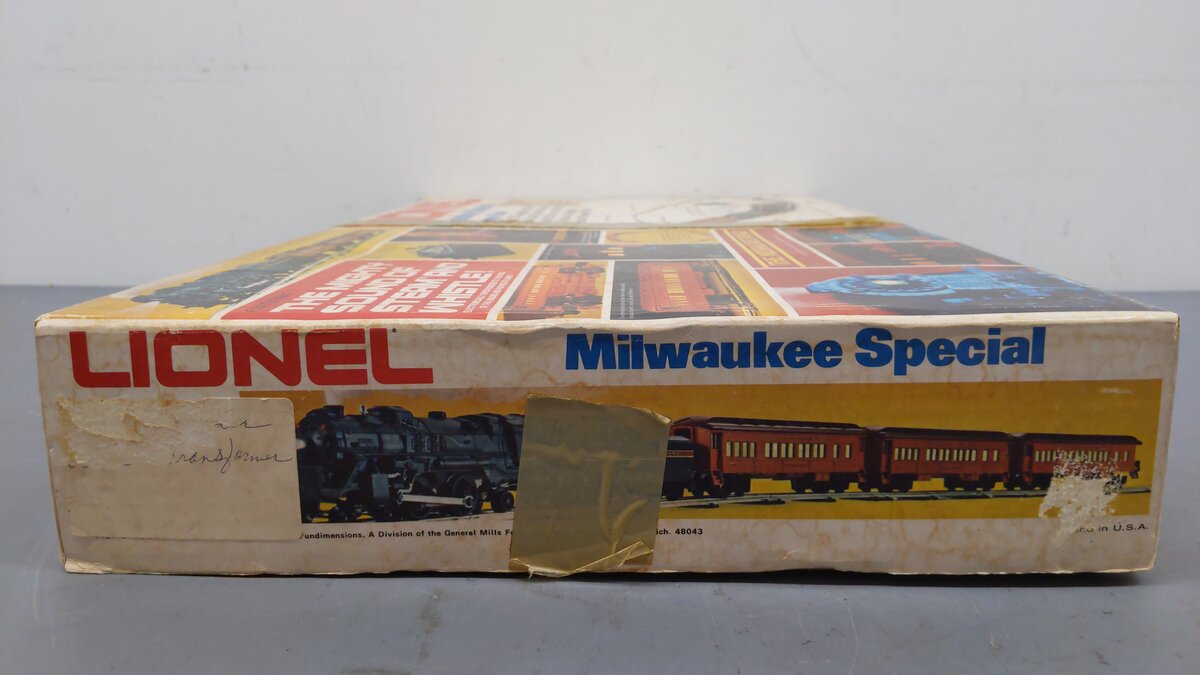 Lionel 6-1387 O Gauge Milwaukee Road Passenger Train Set VG/Box