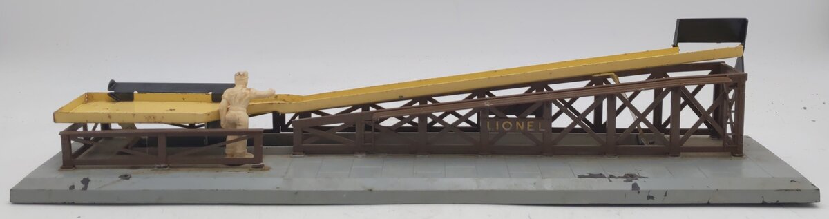 Lionel 362 Vintage O Operating Barrel Loader Ramp VG/Box