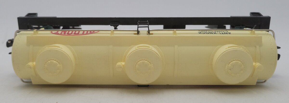 Lionel 6-9148 O Gauge DuPont Triple Dome Tank Car #9148 EX