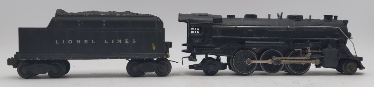 Lionel 1666 Vintage O 2-6-2 Die-Cast Steam Locomotive & Tender VG