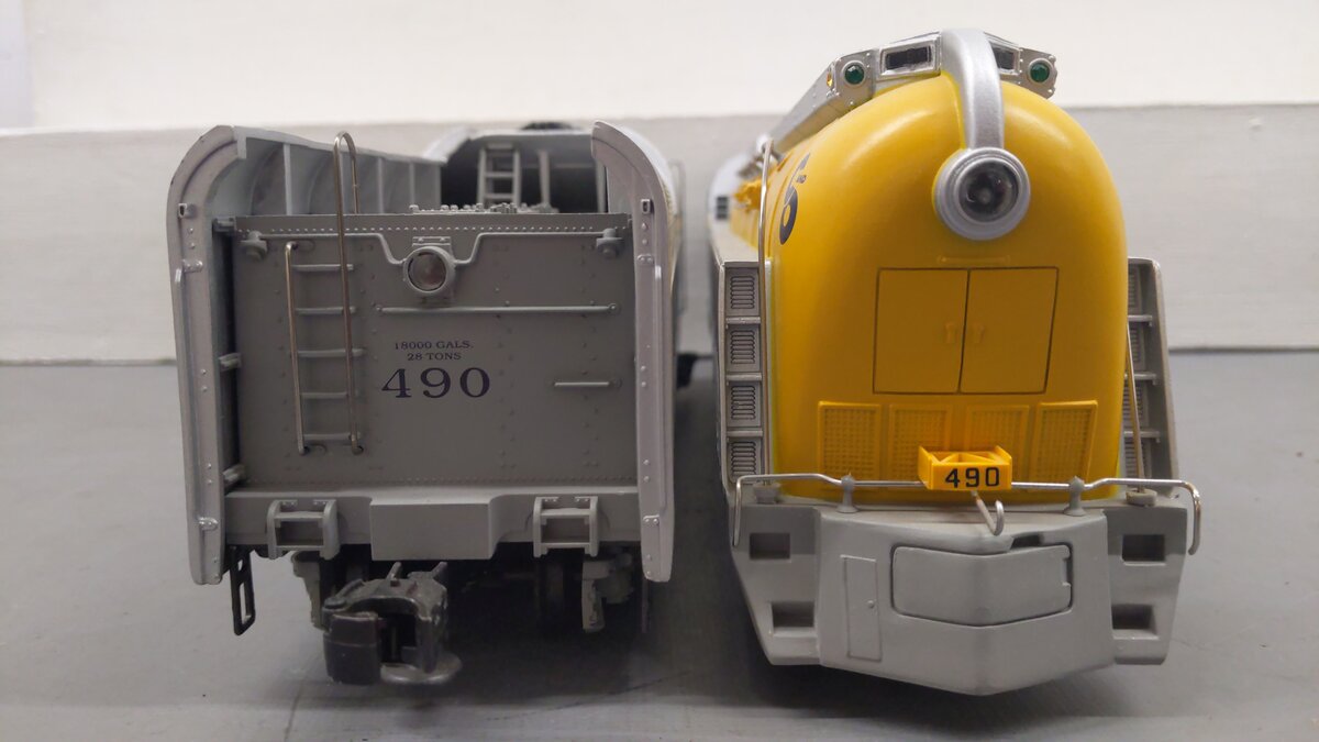 Lionel 6-18043 O Chesapeake & Ohio Streamlined Hudson & Tender #490 with RSII EX/Box