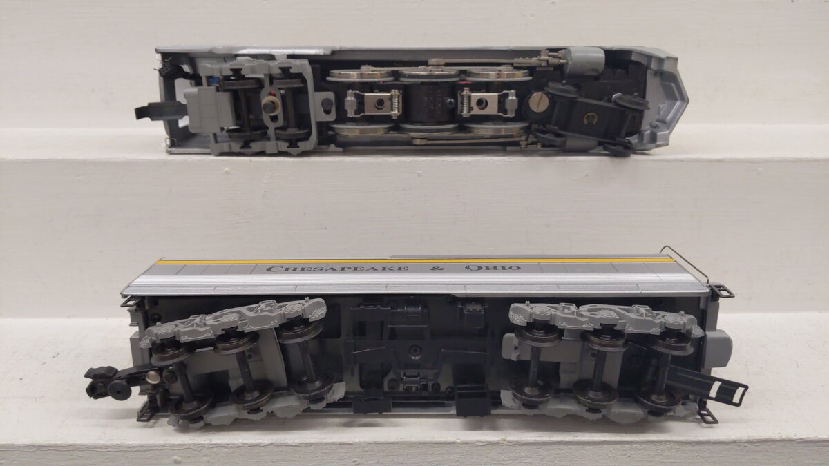 Lionel 6-18043 O Chesapeake & Ohio Streamlined Hudson & Tender #490 with RSII EX/Box