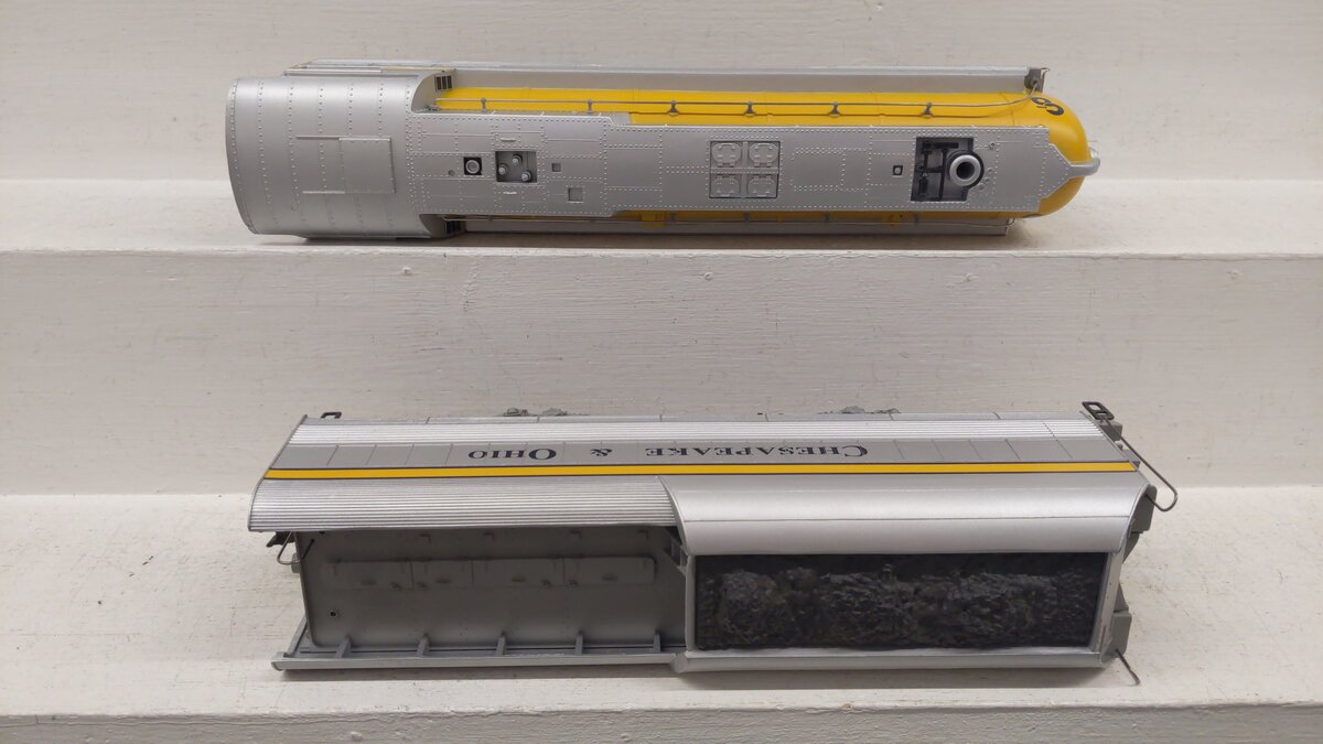 Lionel 6-18043 O Chesapeake & Ohio Streamlined Hudson & Tender #490 with RSII EX/Box