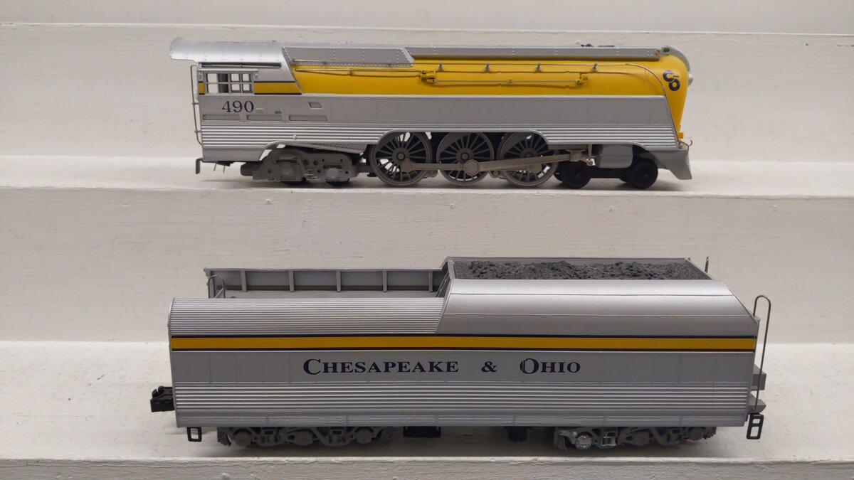 Lionel 6-18043 O Chesapeake & Ohio Streamlined Hudson & Tender #490 with RSII EX/Box