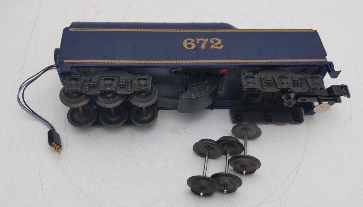 Lionel 6-8610 O Gauge Wabash 4-6-2 Steam Locomotive & Tender #672 VG/Box