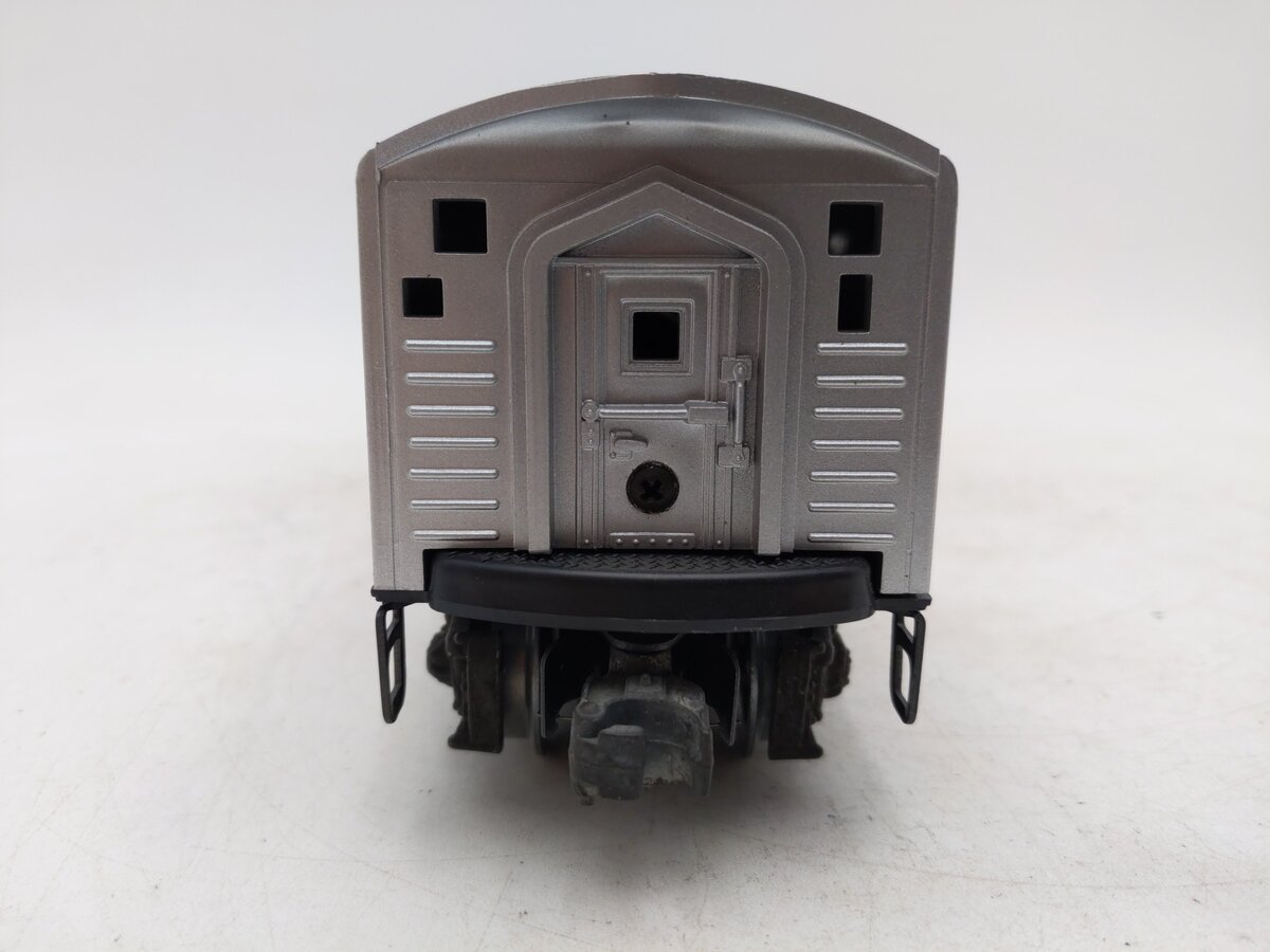 Lionel 6-8261 O SP Daylight F3 Non-Powered B-Unit Diesel Locomotive w/Sound EX/Box