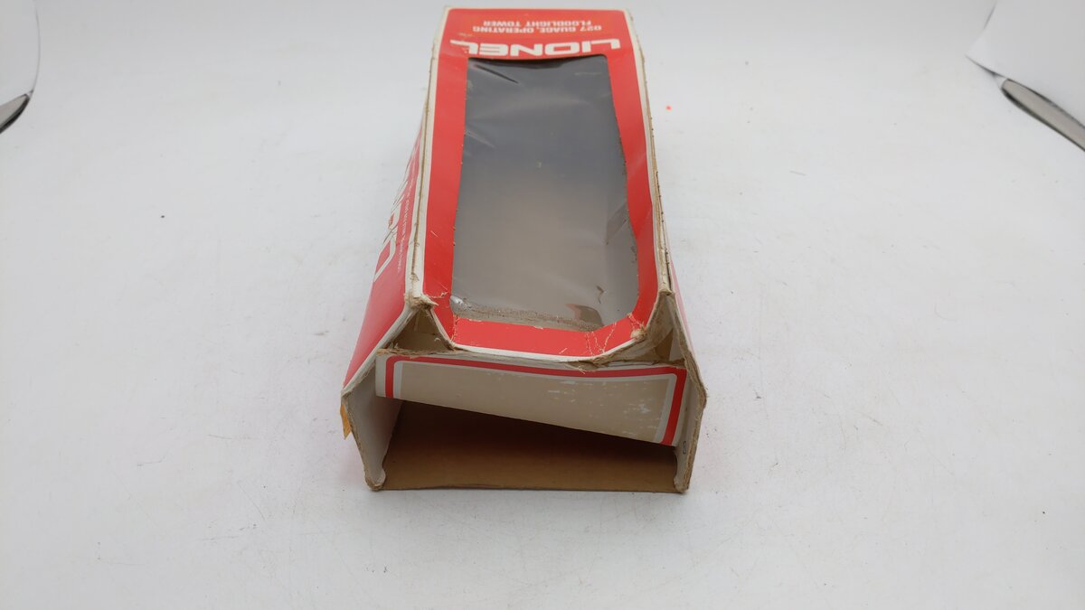 Lionel 6-2313 O Gauge Operating 8-Light Floodlight Tower EX/Box