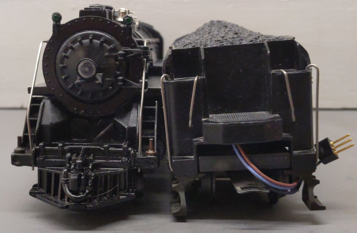 Lionel 6-8215 O Gauge Nickel Plate Road Berkshire 2-8-4 Steam Engine & Tender VG/Box