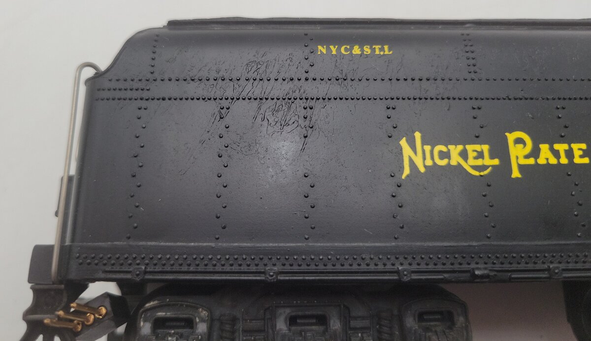 Lionel 6-8215 O Gauge Nickel Plate Road Berkshire 2-8-4 Steam Engine & Tender VG/Box