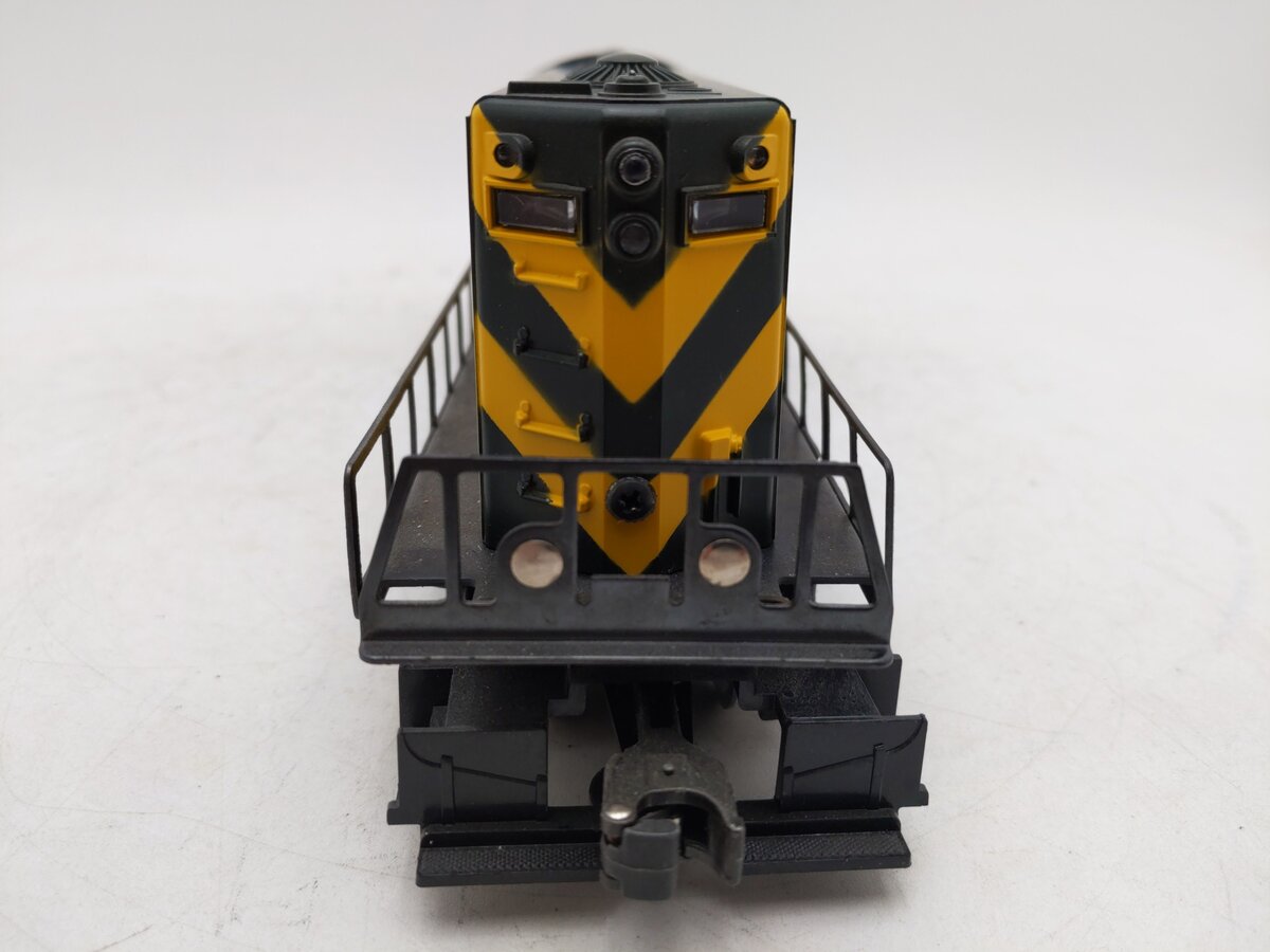 Lionel 6-8779 O Gauge Chicago and Northwestern GP-20 Dummy Diesel Locomotive EX/Box