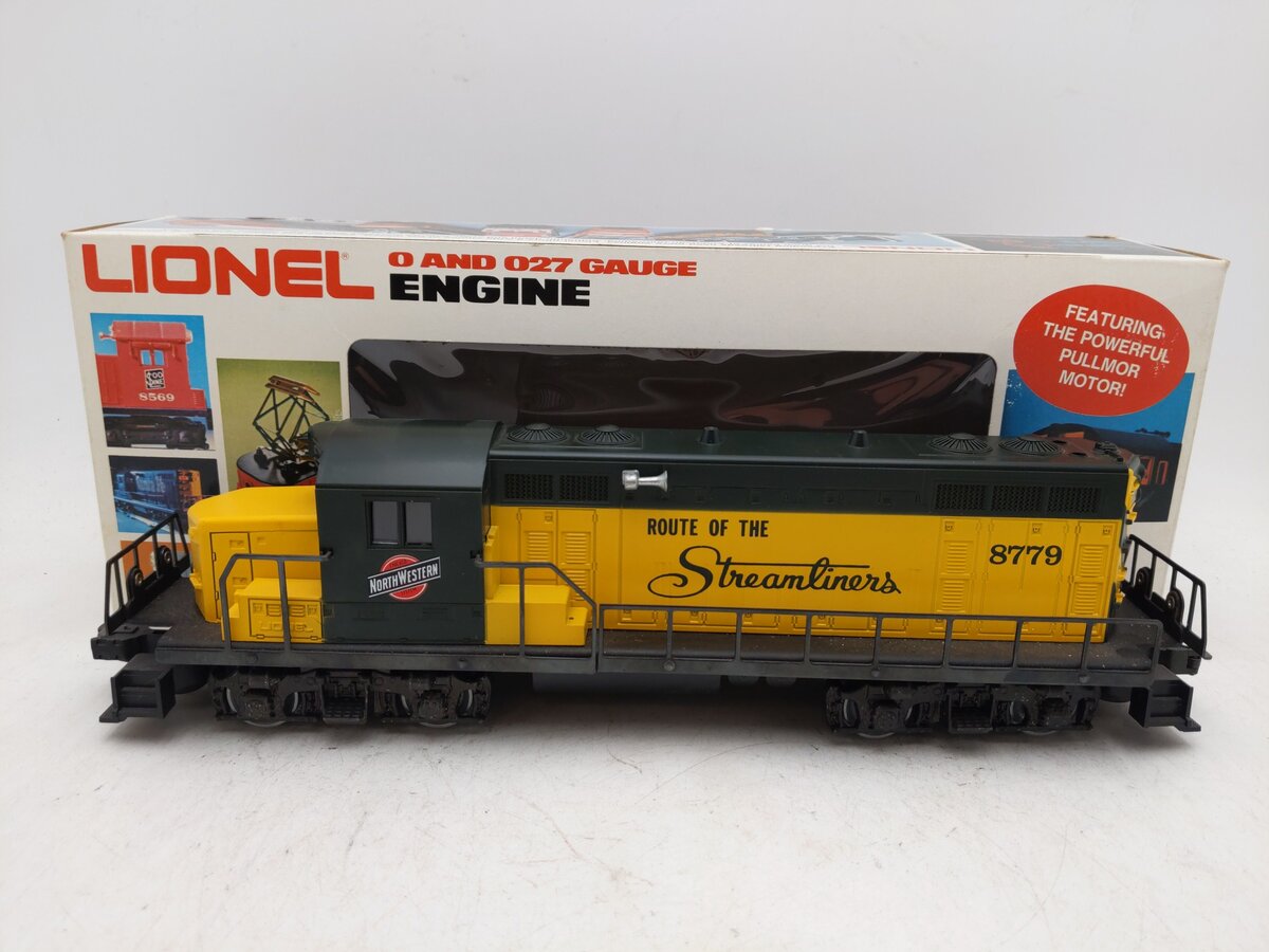 Lionel 6-8779 O Gauge Chicago and Northwestern GP-20 Dummy Diesel Locomotive EX/Box