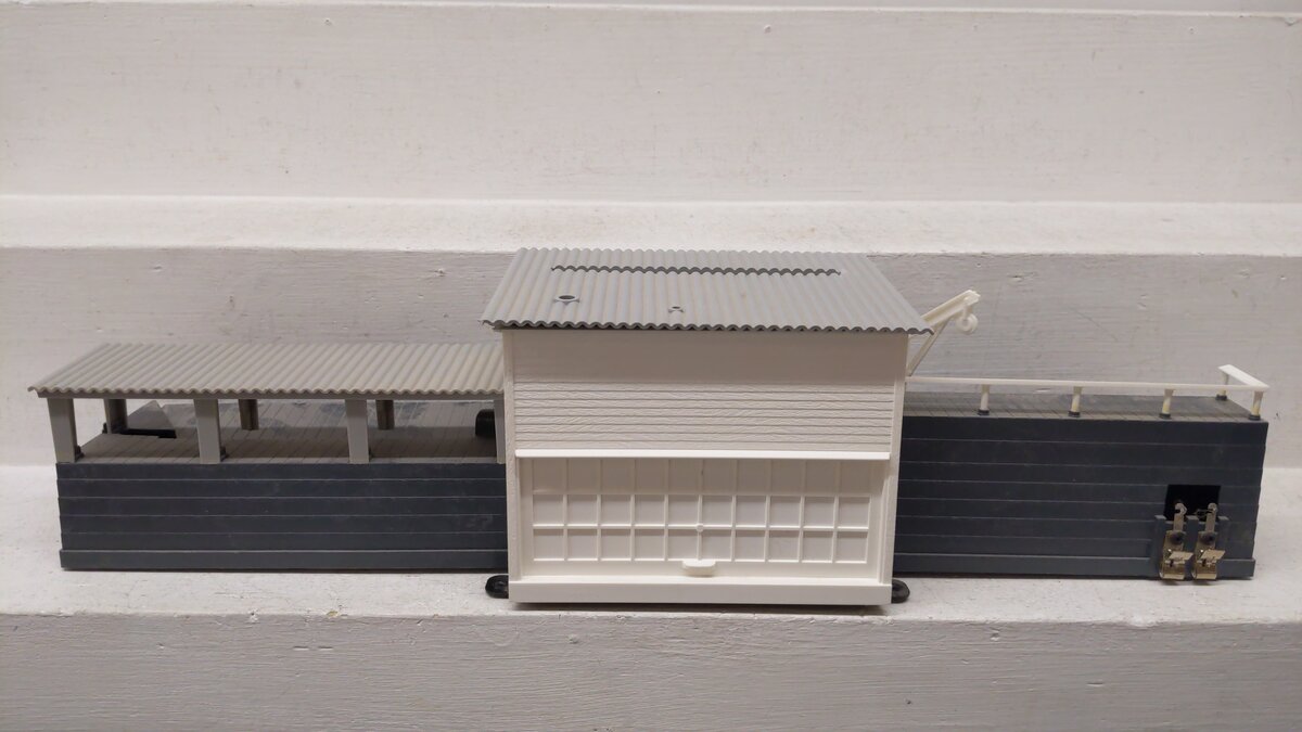 Lionel 6-2301 O Gauge Operating Sawmill EX/Box