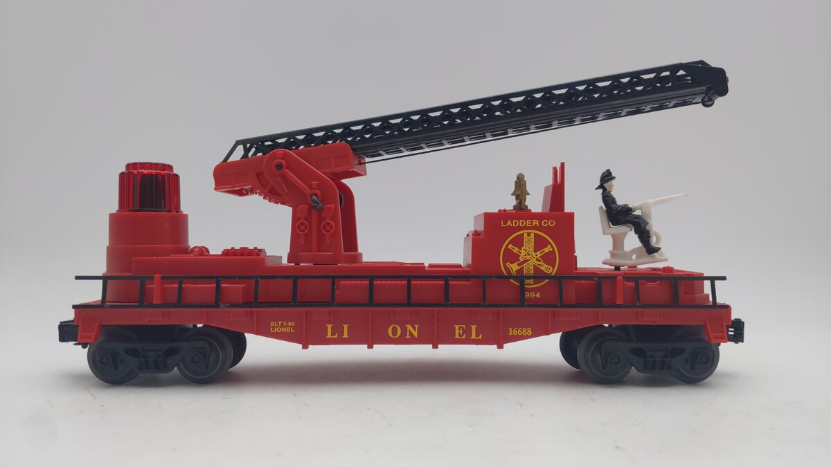 Lionel 6-16688 O Gauge Red Operating Fire Ladder Car EX/Box