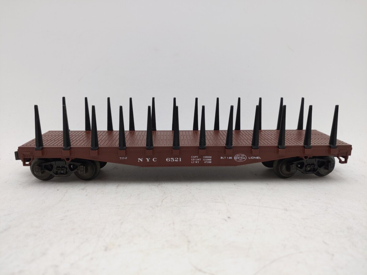 Lionel 6-6521 O Gauge New York Central Flatcar with Stakes EX/Box