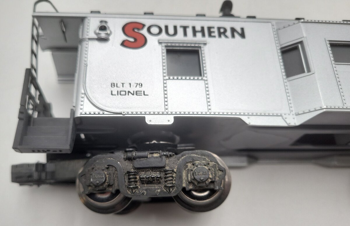 Lionel 6-9316 O Gauge Southern Pacific Bay Window Caboose EX/Box
