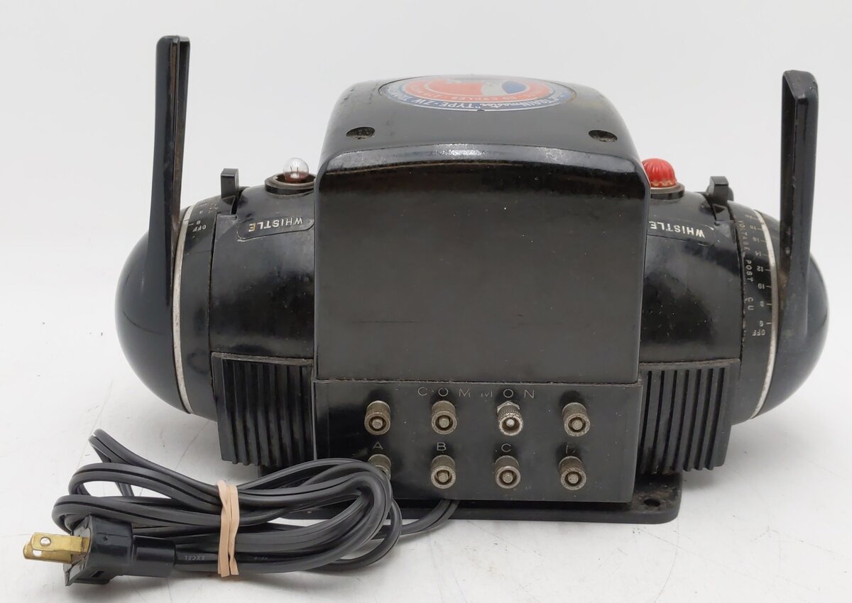 Lionel ZW Vintage O Gauge Trainmaster 275 Watt Transformer with Whistle VG/Box