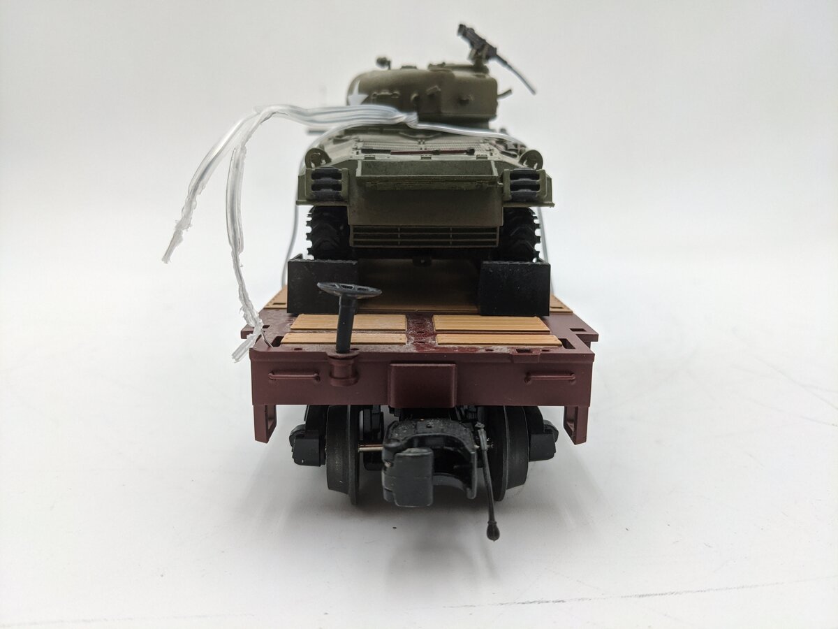MTH 20-98637 O Gauge Pennsylvania Flat Car with 2 Sherman Tanks #470158 LN/Box