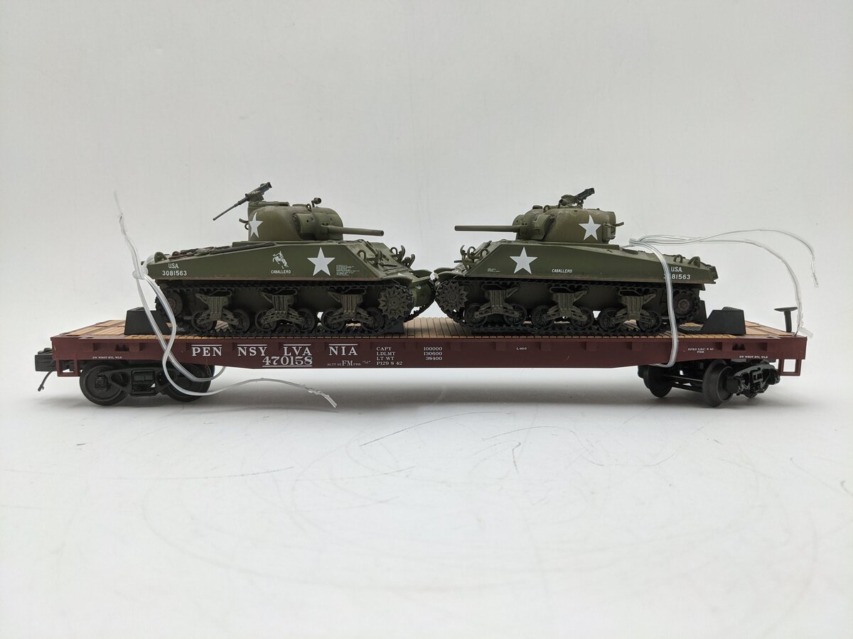 MTH 20-98637 O Gauge Pennsylvania Flat Car with 2 Sherman Tanks #470158 LN/Box