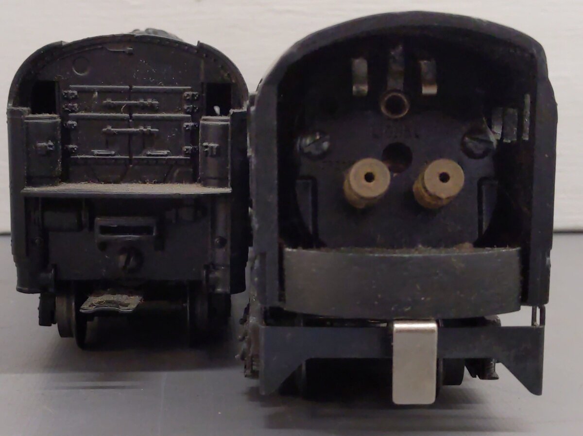 Lionel 671 Vintage O 6-8-6 Diecast Steam Turbine Locomotive with 2671W Tender VG