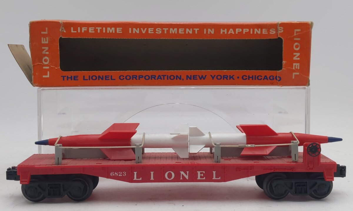 Lionel 6823 Vintage O Flatcar with IRBM Missiles EX/Box