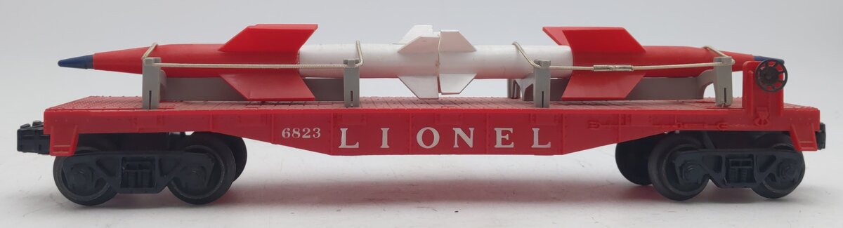 Lionel 6823 Vintage O Flatcar with IRBM Missiles EX/Box