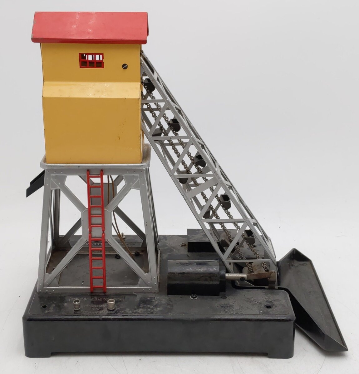 Lionel 97 Vintage O Operating Coal Elevator Loader VG