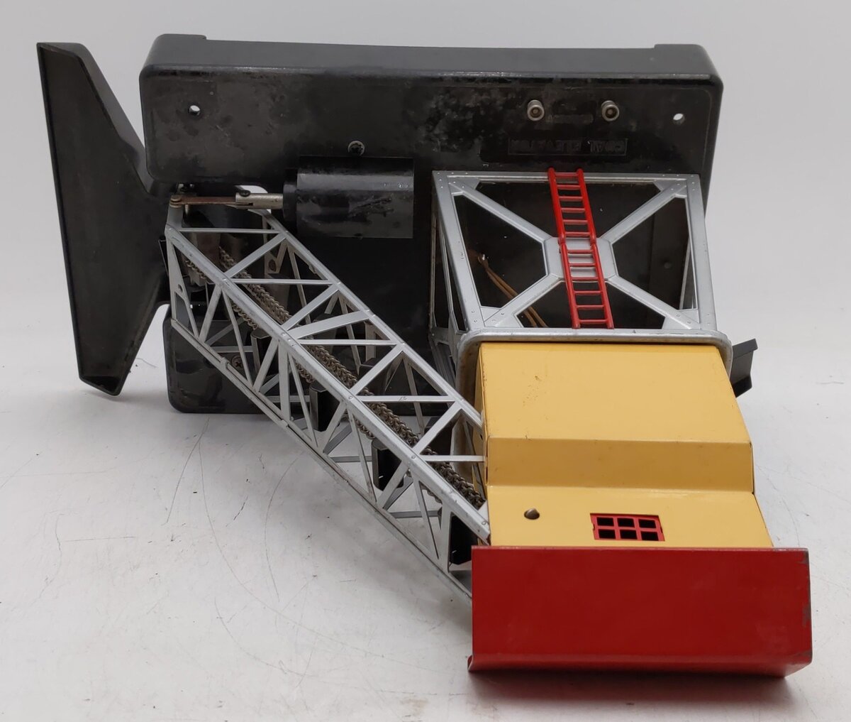 Lionel 97 Vintage O Operating Coal Elevator Loader VG