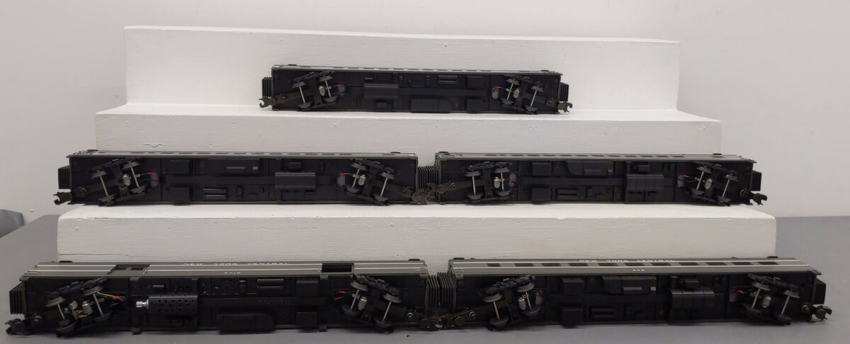MTH 20-6516 O New York Central 70' Streamlined Passenger Car Set (Set of 5) EX/Box