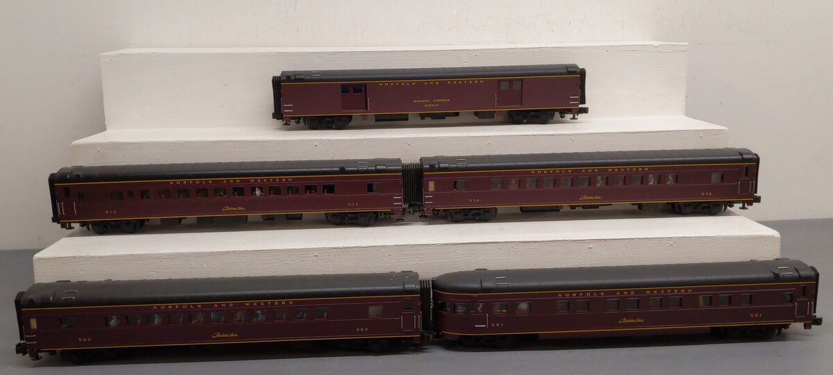 MTH 20-6514 O Gauge Norfolk & Western 70' Streamlined 5-Car Passenger Set EX/Box