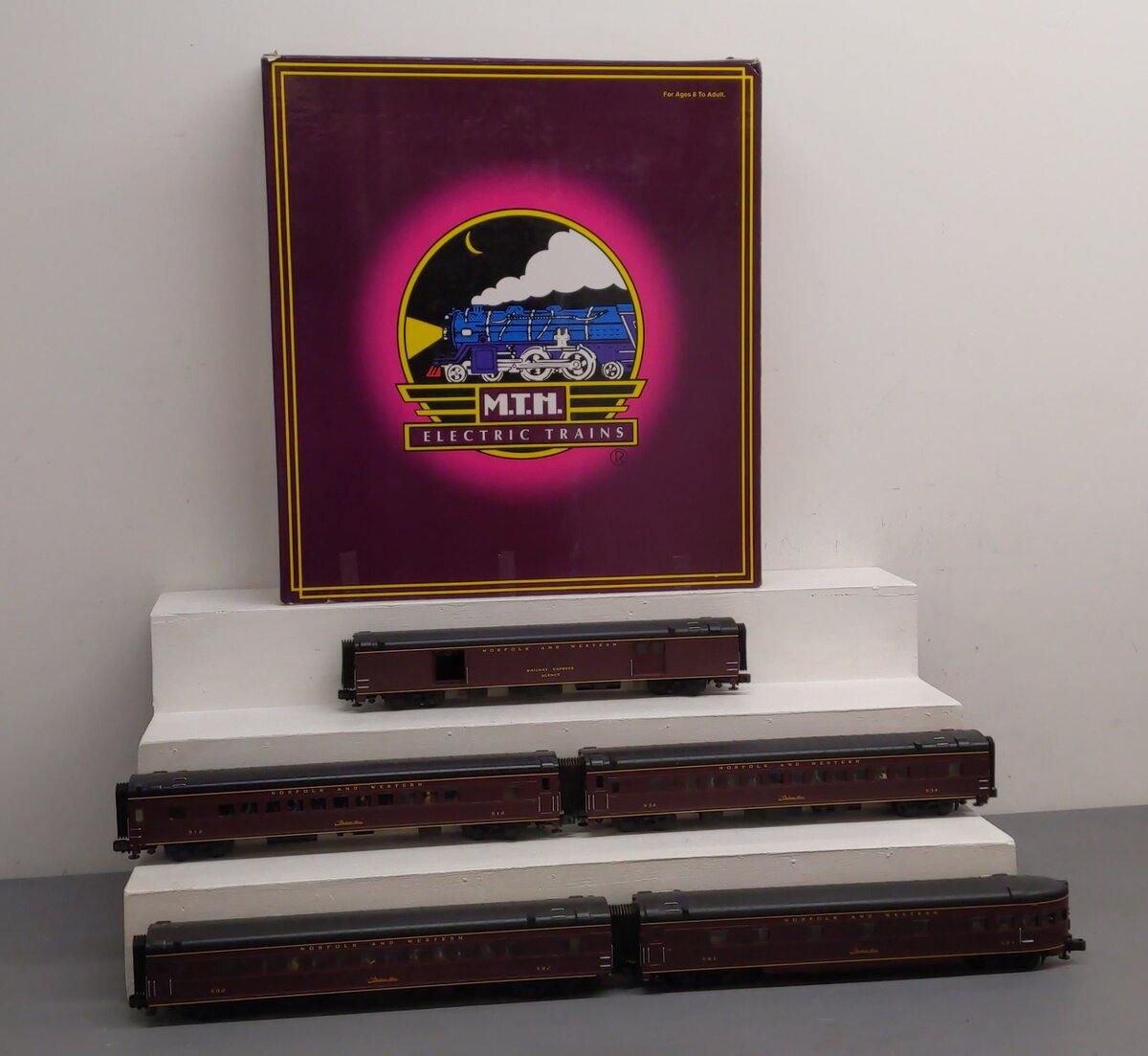 MTH 20-6514 O Gauge Norfolk & Western 70' Streamlined 5-Car Passenger Set EX/Box