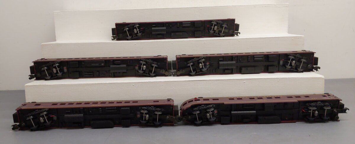 MTH 20-6514 O Gauge Norfolk & Western 70' Streamlined 5-Car Passenger Set EX/Box